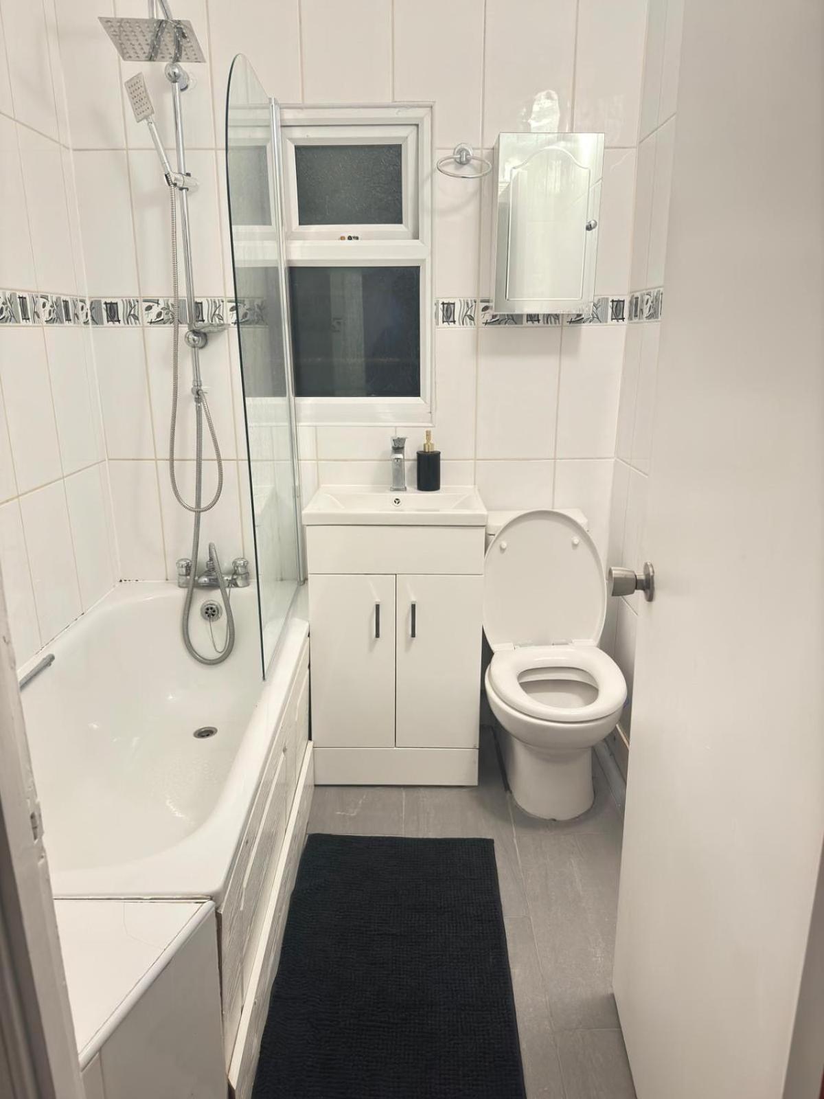 Cozy Single Near Station